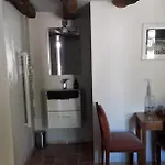 Au Fabuleux Festin בית הארחה 3*